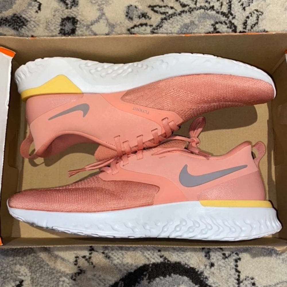 NEW Nike Odyssey React 2 Flyknit Coral Orange Pink